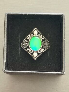 Vintage Sterling Silver Plated Ornate Boho Mood Ring + Color Chart & Gift Box